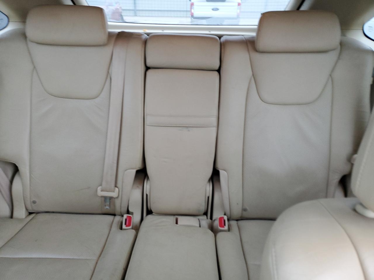 2010 Lexus RX - Image 10