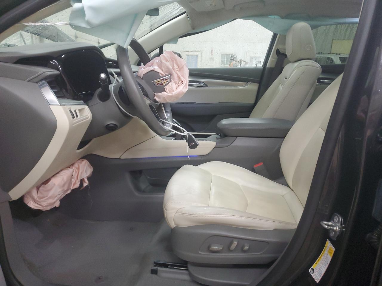 2018 Cadillac XT5 - Image 7