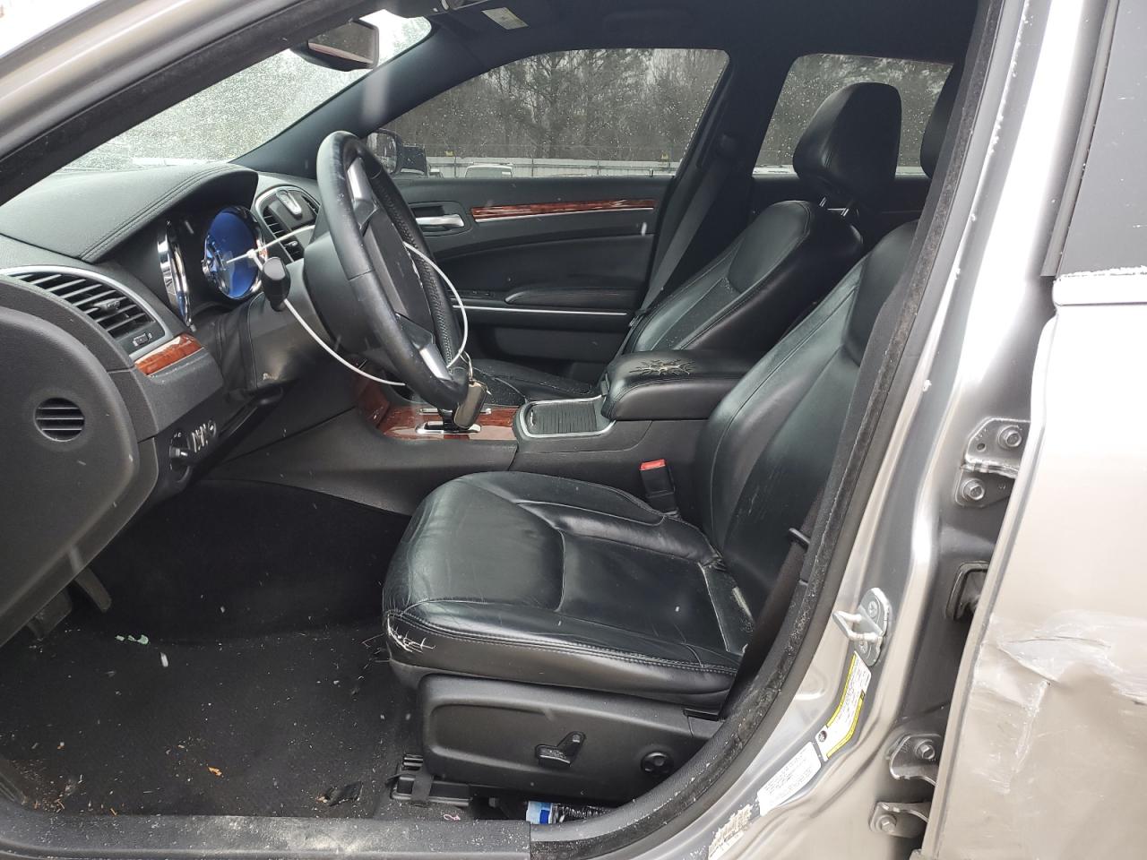 2014 Chrysler 300 - Image 7