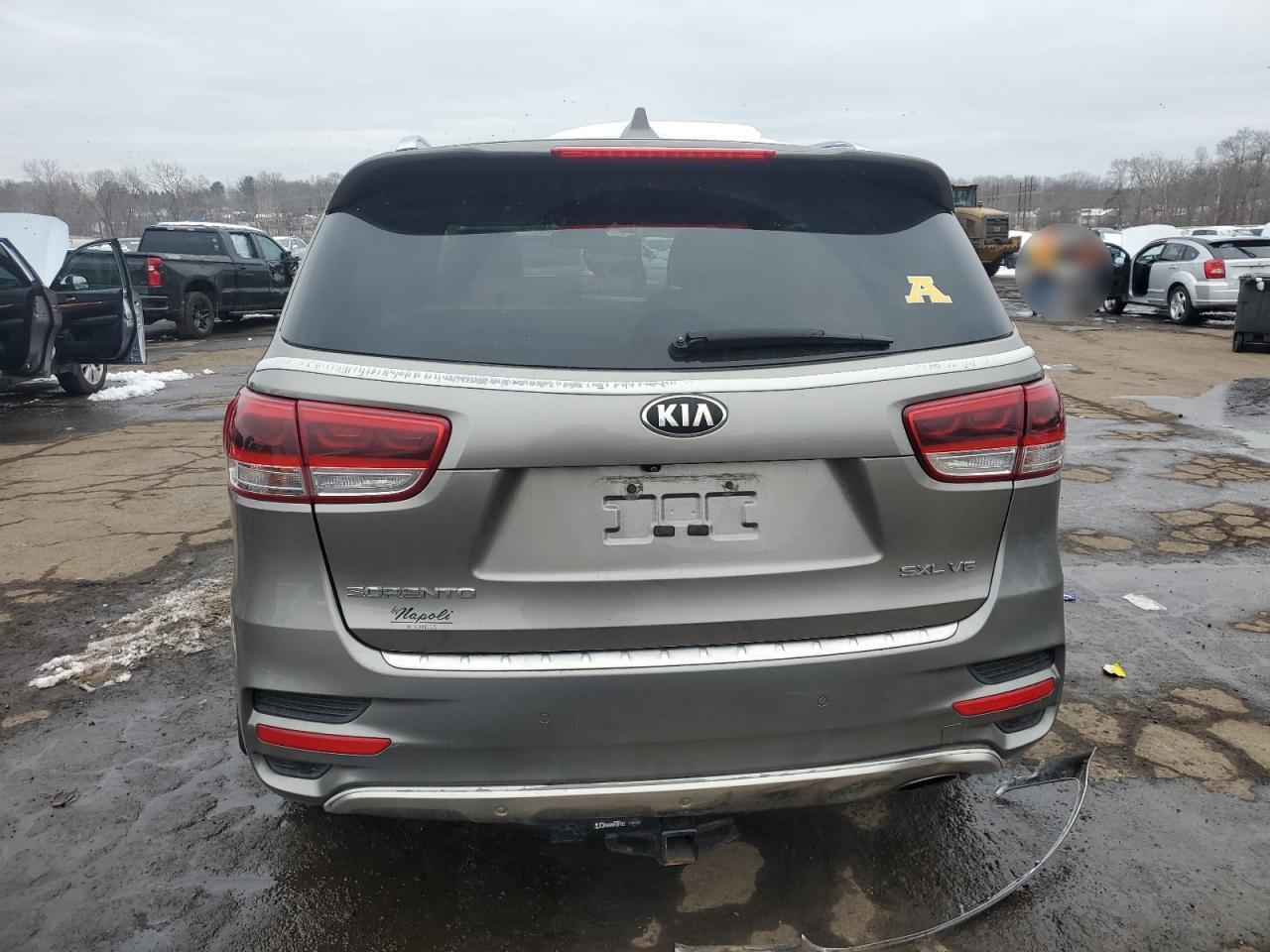 2016 Kia Sorento - Image 6