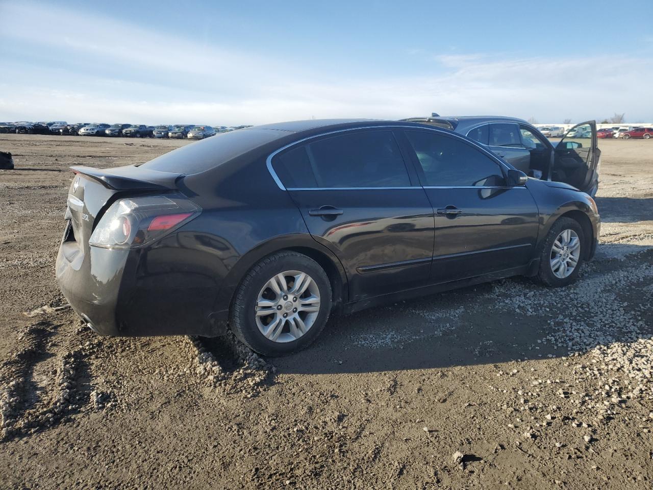 2010 Nissan Altima - Image 3