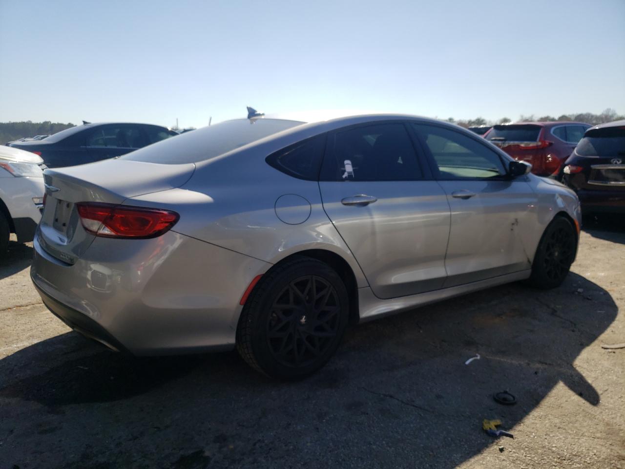 2016 Chrysler 200 - Image 3