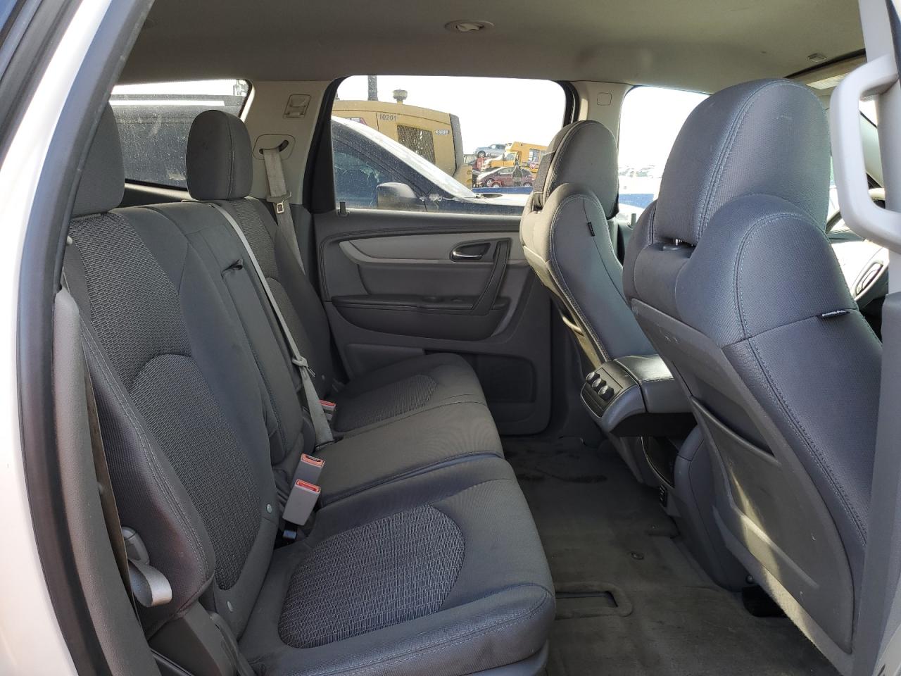 2015 Chevrolet Traverse - Image 11