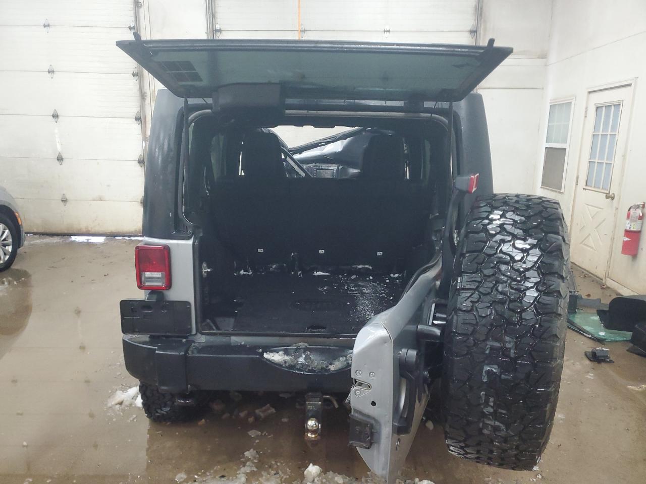 2015 Jeep Wrangler - Image 6