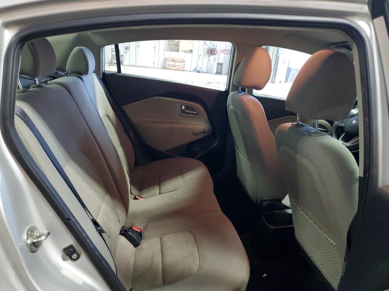 2016 Kia Rio - Image 10