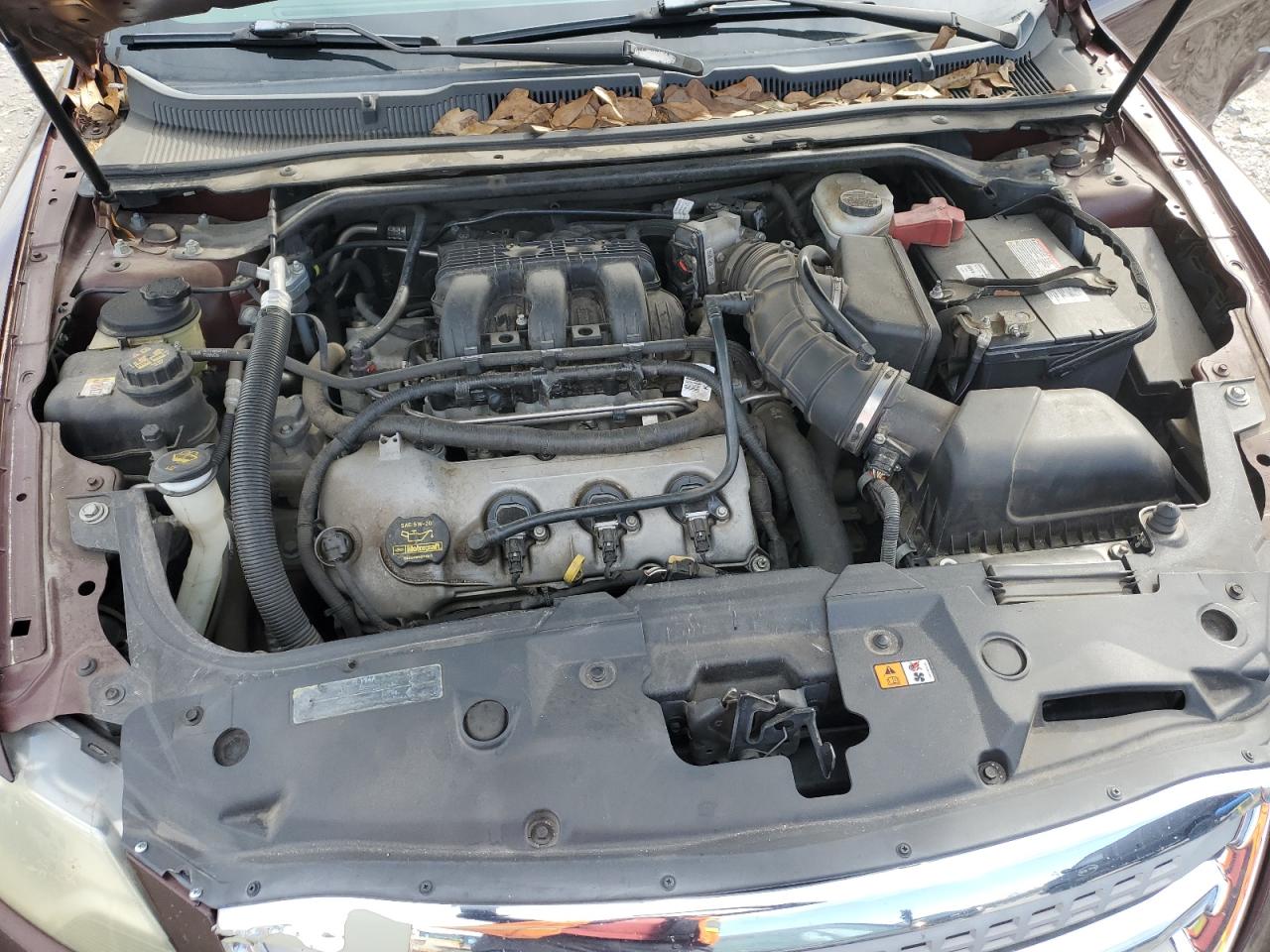 2010 Ford Taurus - Image 11