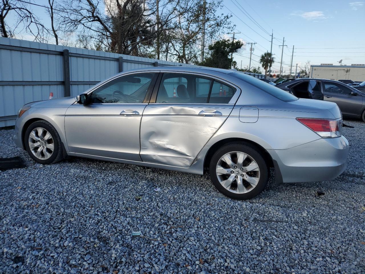 2010 Honda Accord - Image 2