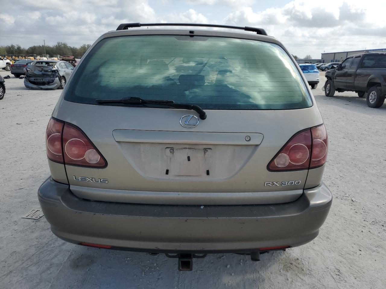 2000 Lexus RX - Image 6