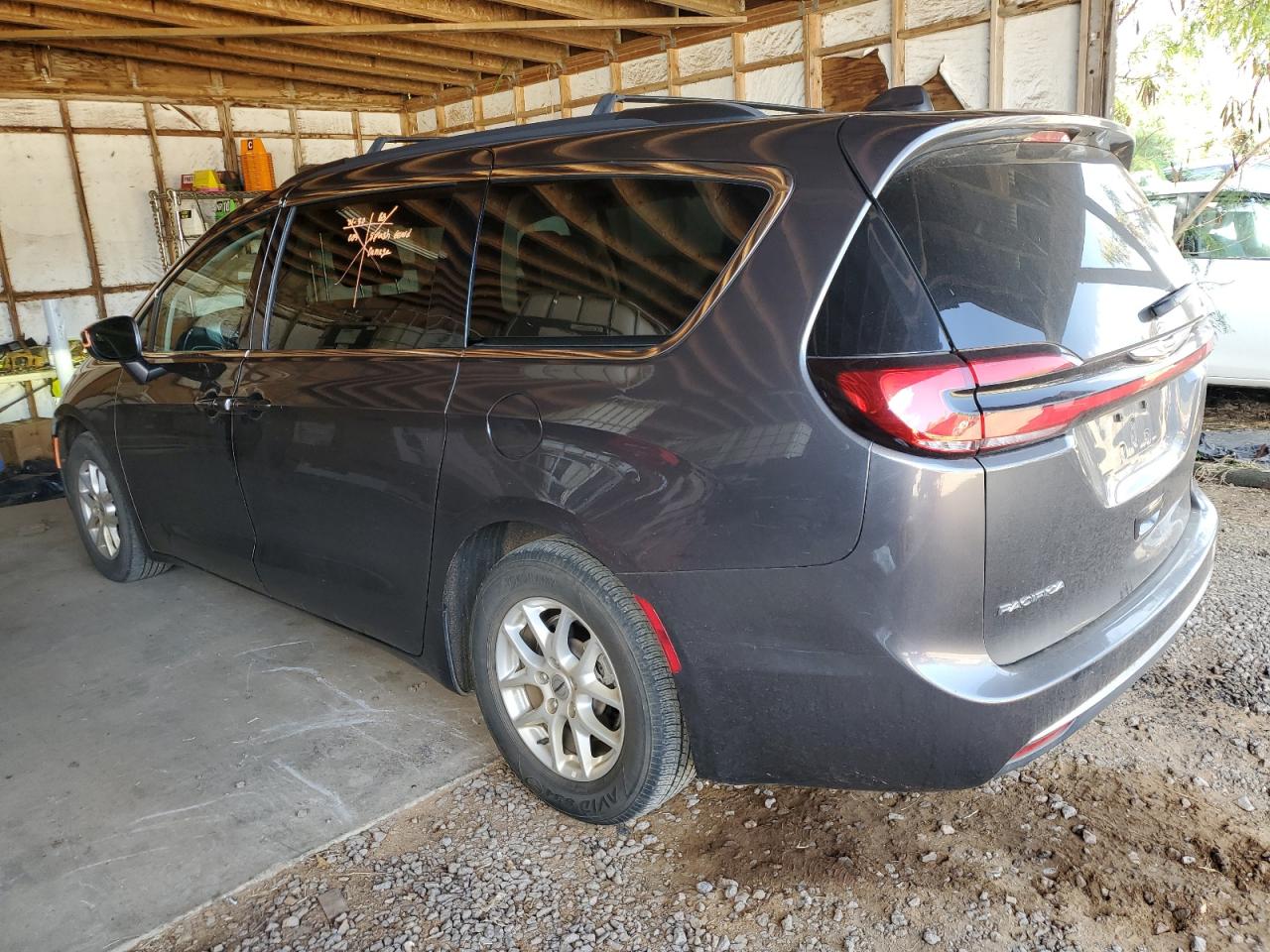 2022 Chrysler Pacifica - Image 2