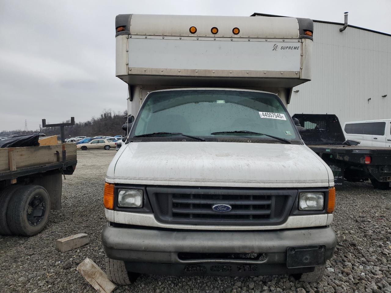 2006 Ford Econoline - Image 5