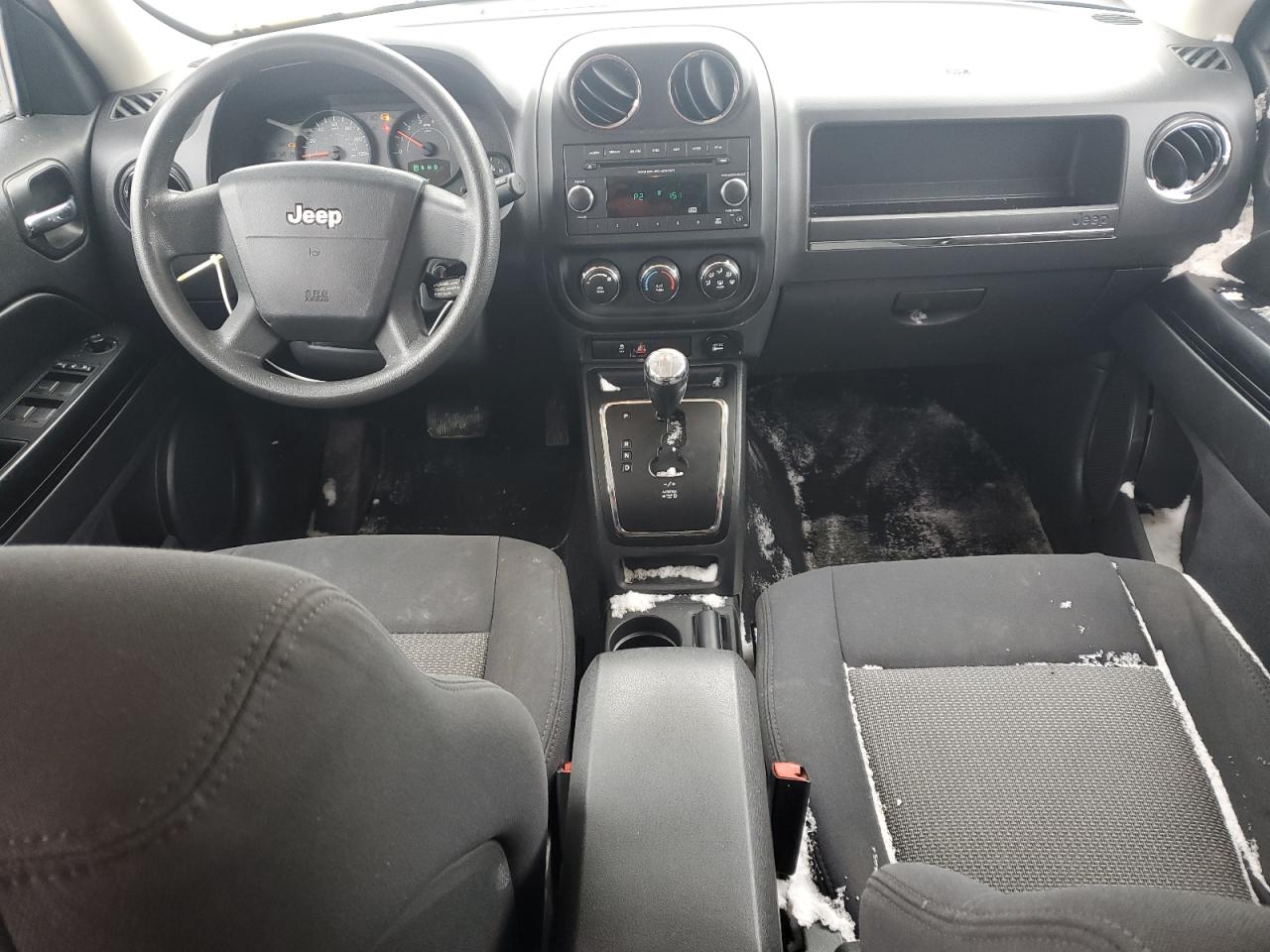 2010 Jeep Liberty (Patriot) - Image 8