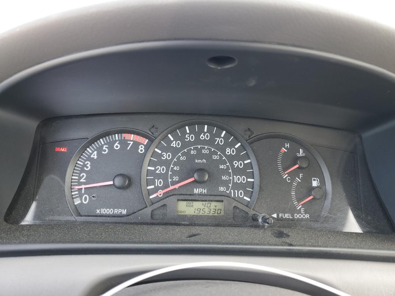 2004 Toyota Corolla - Image 9