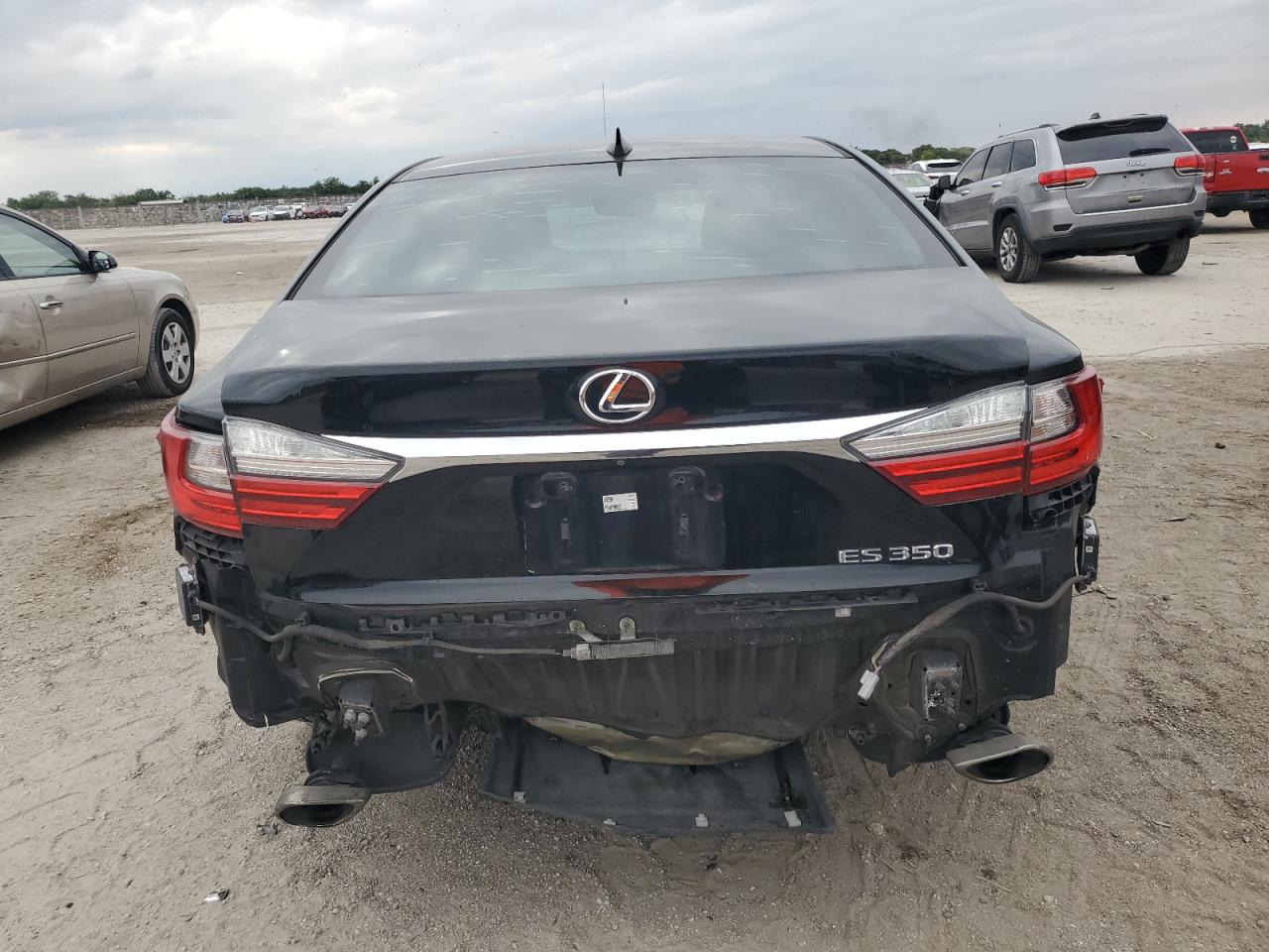 2018 Lexus ES - Image 6