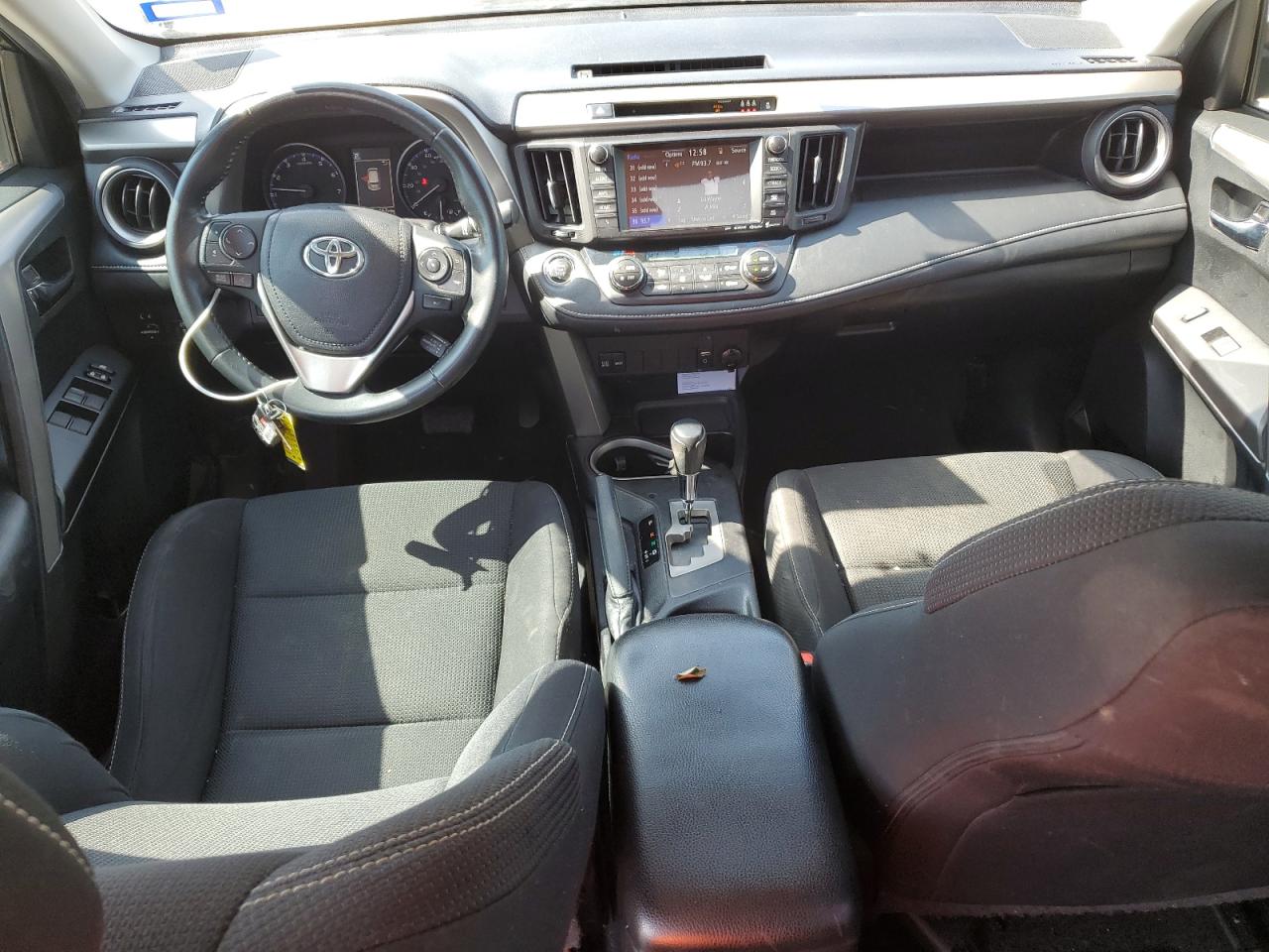 2018 Toyota RAV 4 - Image 8
