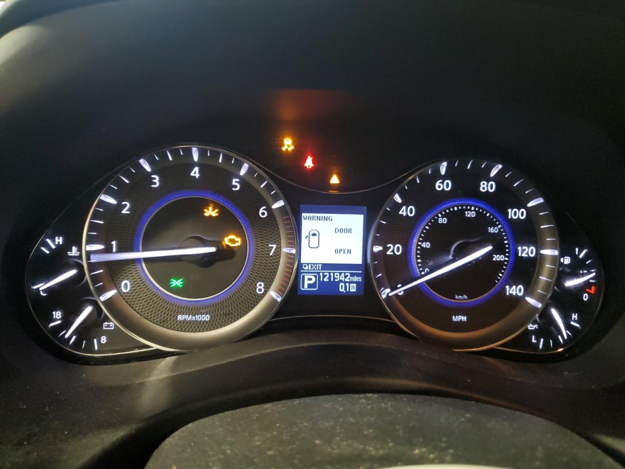 2015 Infiniti QX80 - Image 9