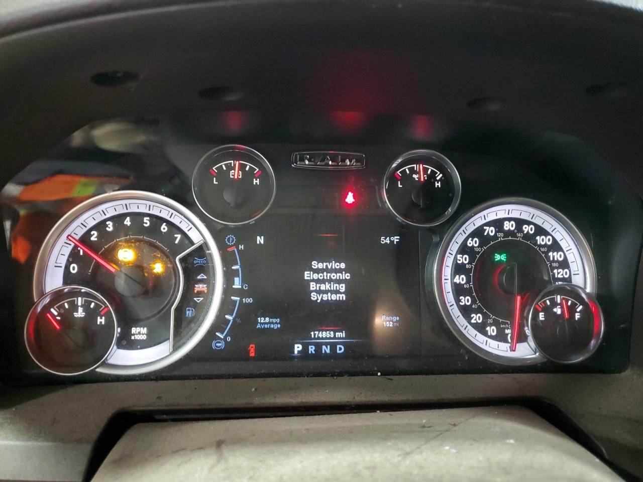 2014 RAM 1500 - Image 9