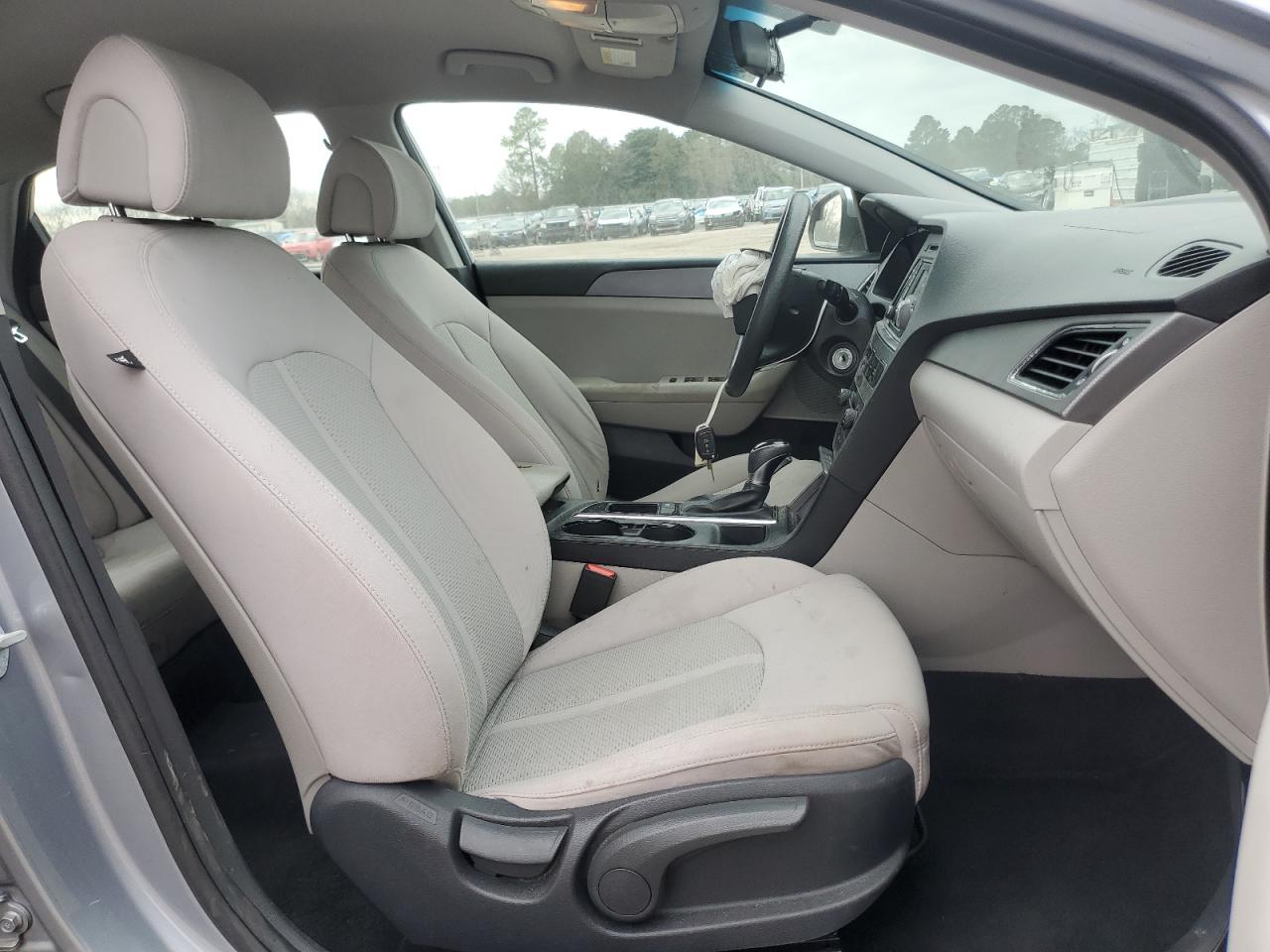 2017 Hyundai Sonata - Image 7