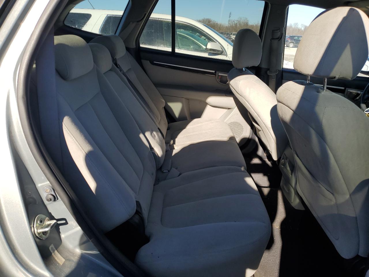 2009 Hyundai Santa Fe - Image 10