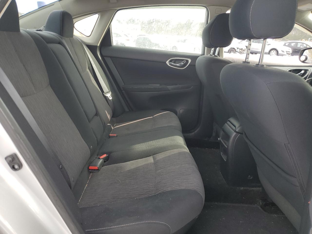 2015 Nissan Sentra - Image 10