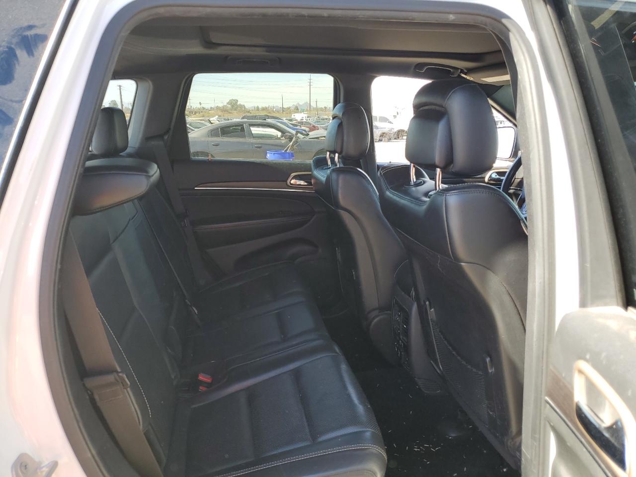2015 Jeep Grand Cherokee - Image 10
