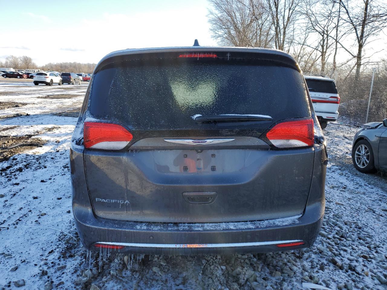 2020 Chrysler Pacifica - Image 6