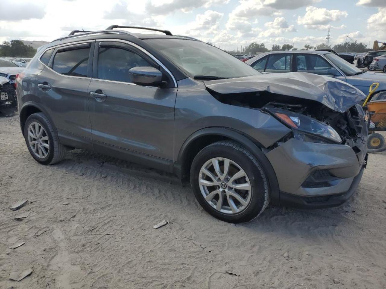2020 Nissan Rogue - Image 4