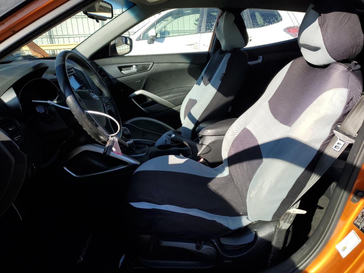2013 Hyundai Veloster - Image 7