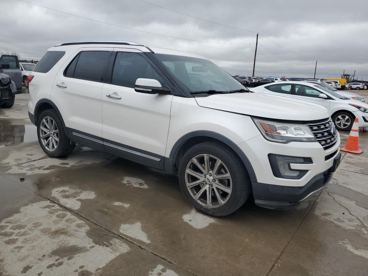 2017 Ford Explorer - Image 4