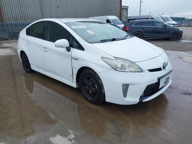 2014 TOYOTA PRIUS T3 V