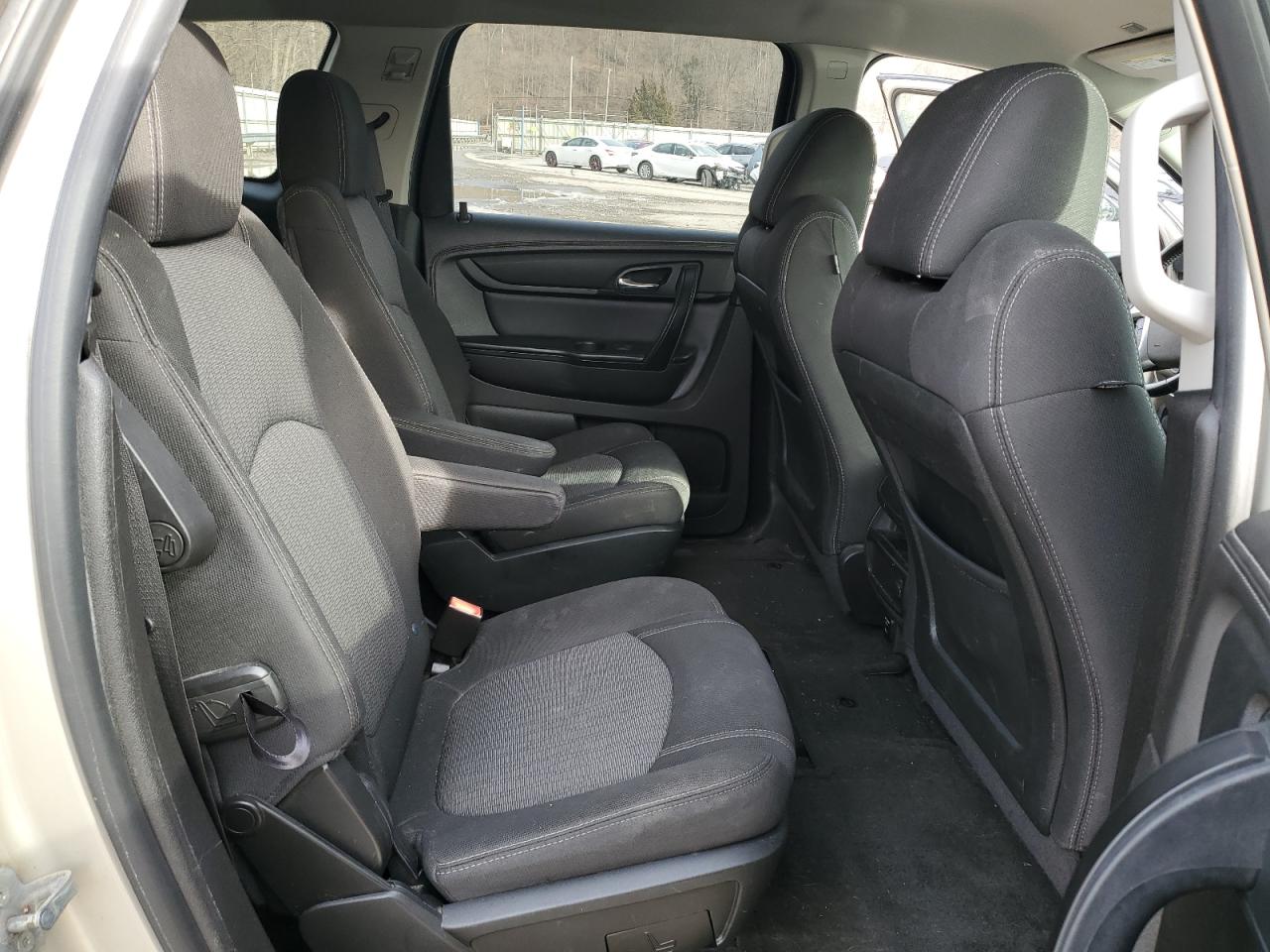 2014 Chevrolet Traverse - Image 11