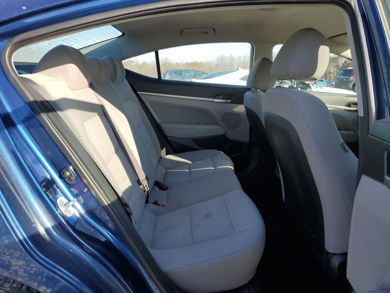 2019 Hyundai Elantra - Image 10