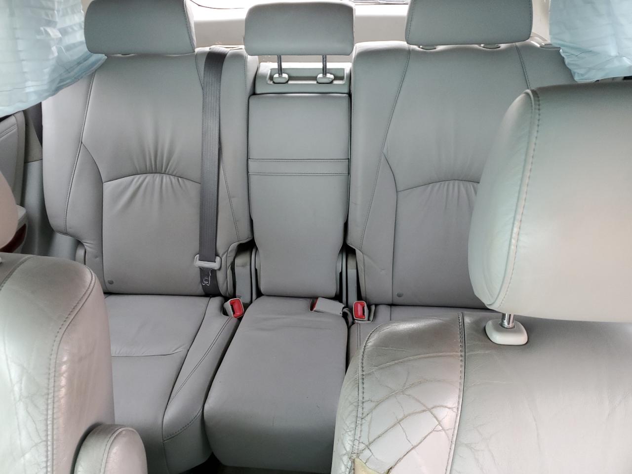 2005 Lexus RX - Image 10