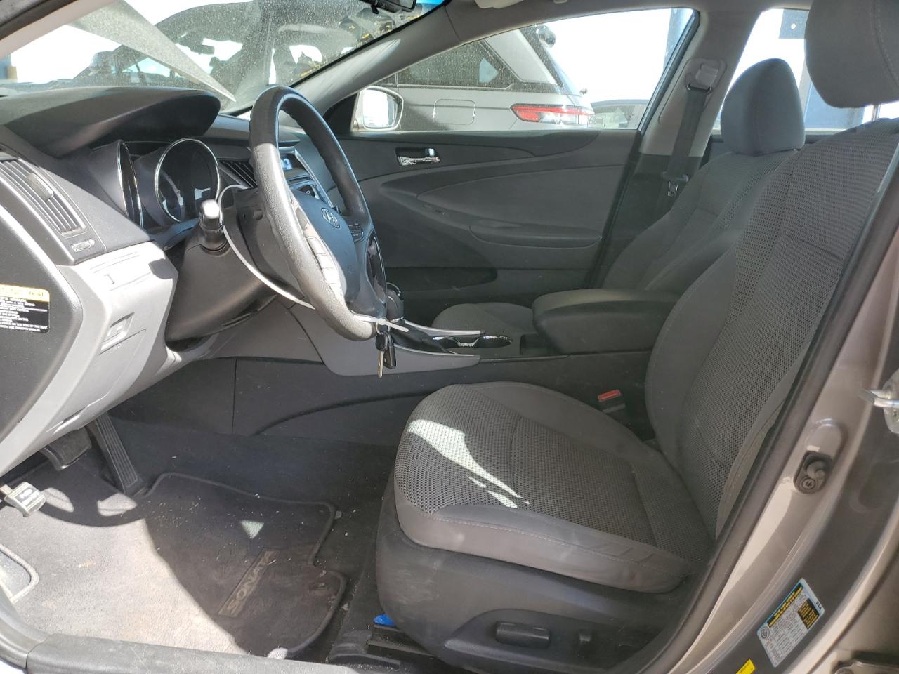 2012 Hyundai Sonata - Image 7