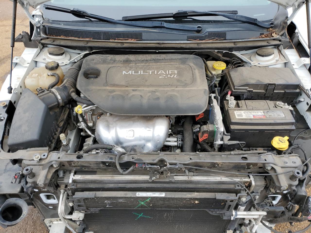 2016 Chrysler 200 - Image 11