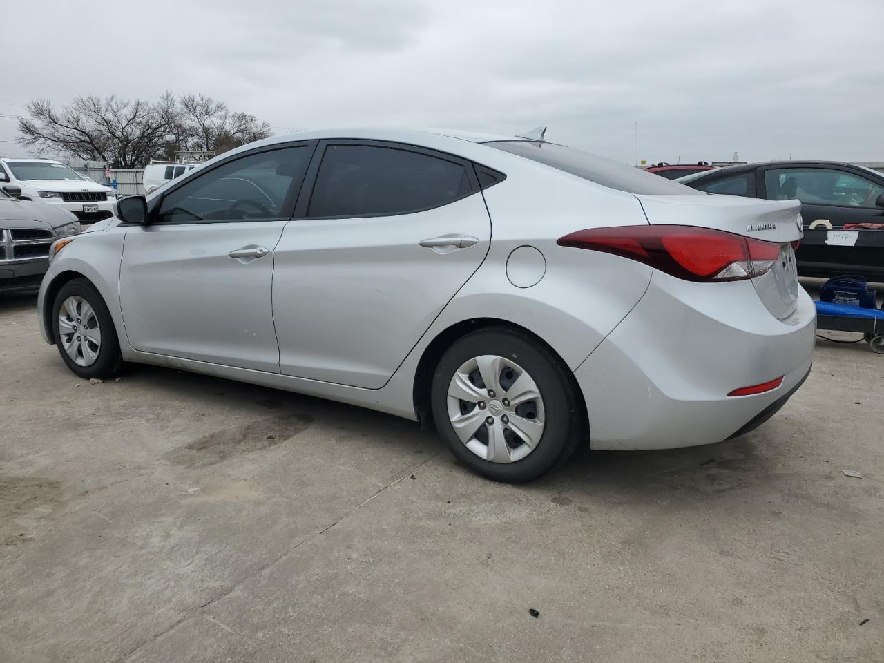 2016 Hyundai Elantra - Image 2