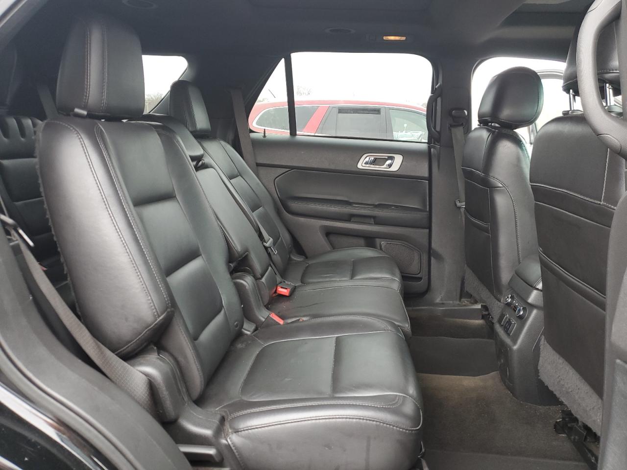 2015 Ford Explorer - Image 11