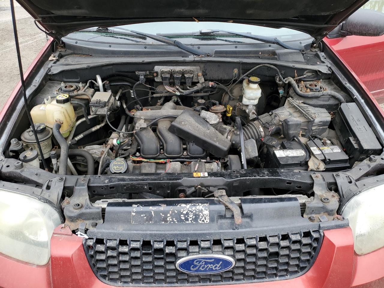 2005 Ford Escape - Image 12