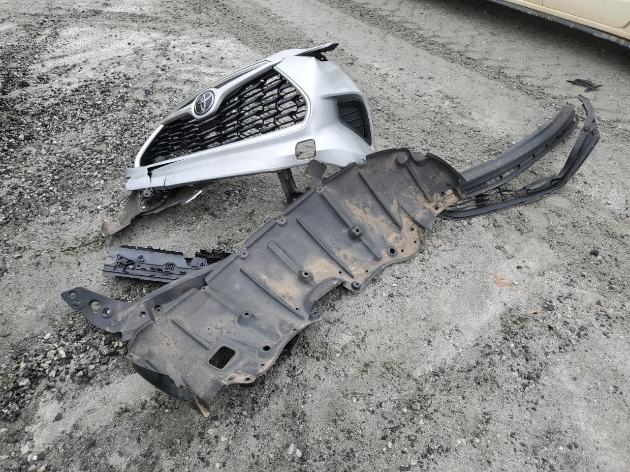 2022 Toyota Highlander - Image 12