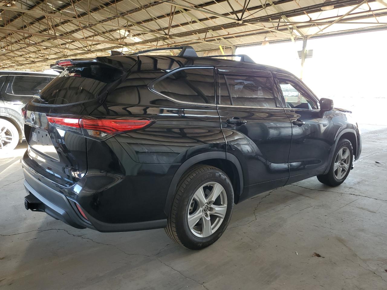 2020 Toyota Highlander - Image 3