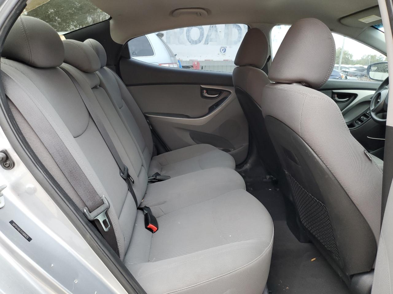 2015 Hyundai Elantra - Image 10