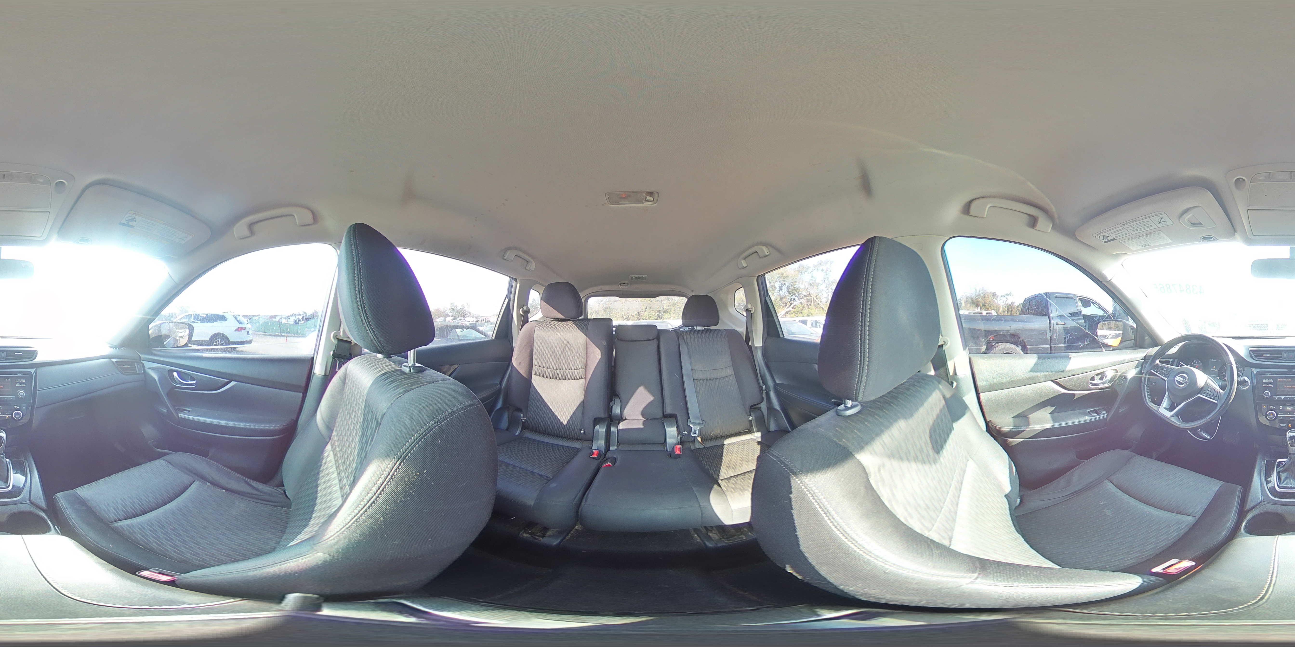 2017 Nissan Rogue - Image 14