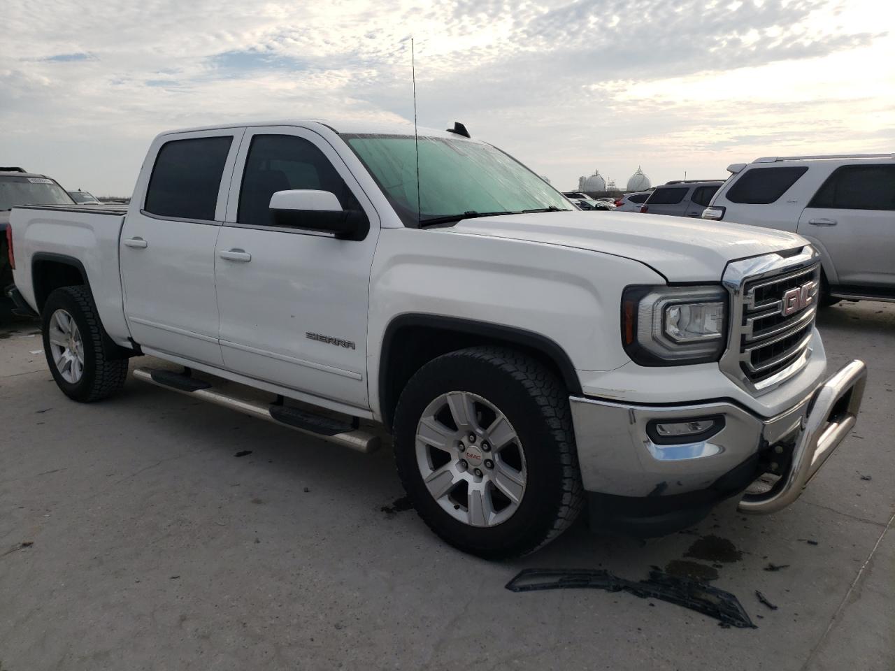 2016 GMC Sierra - Image 4