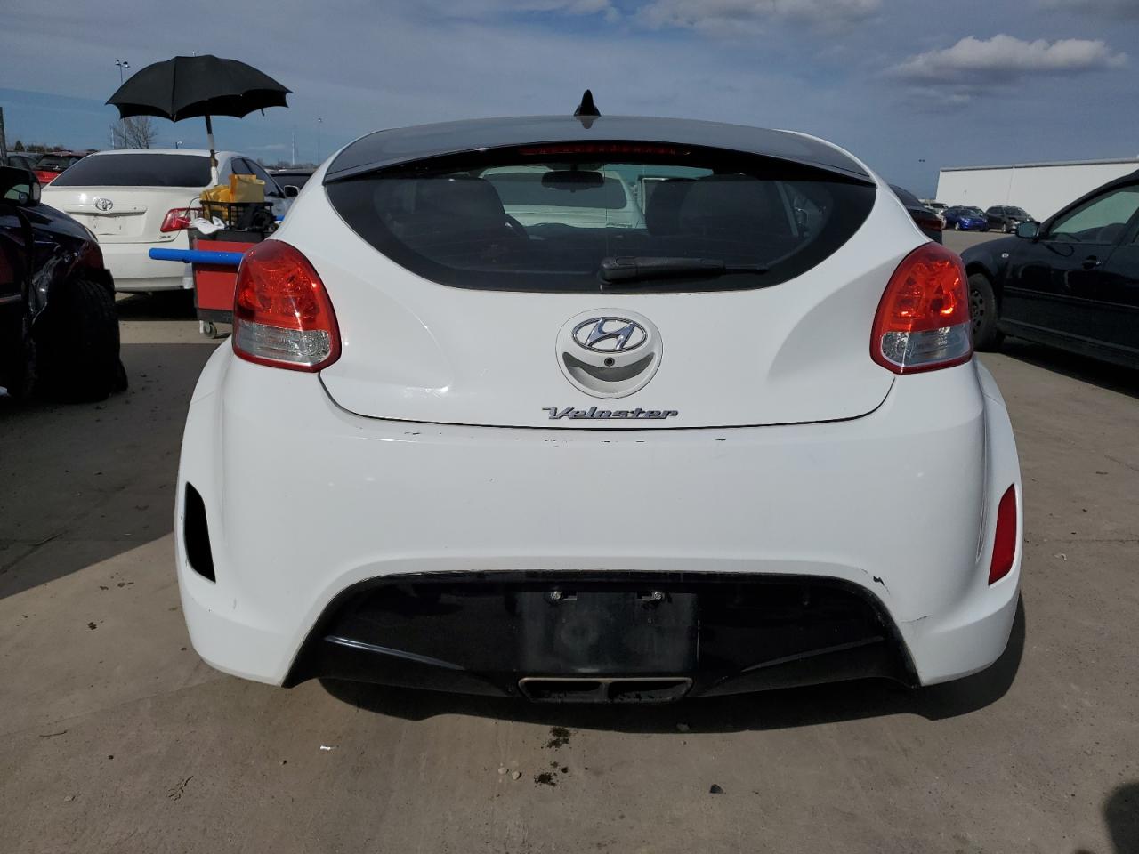 2017 Hyundai Veloster - Image 6