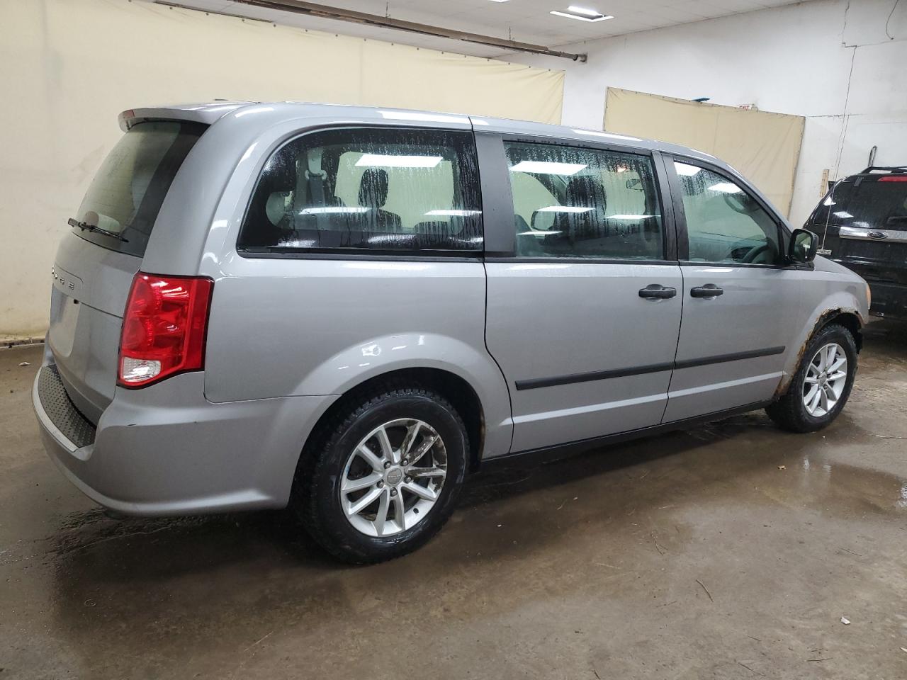 2014 Dodge Caravan - Image 3