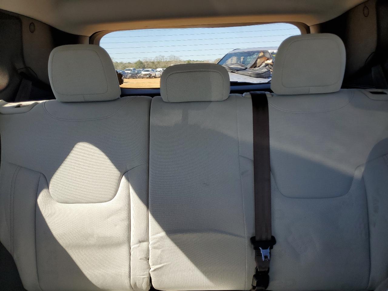 2016 Jeep Renegade - Image 10