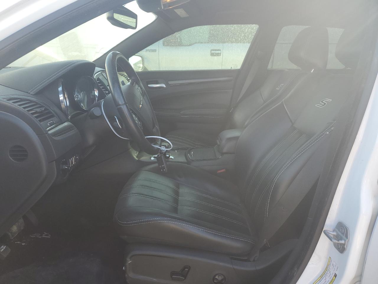 2013 Chrysler 300 - Image 7