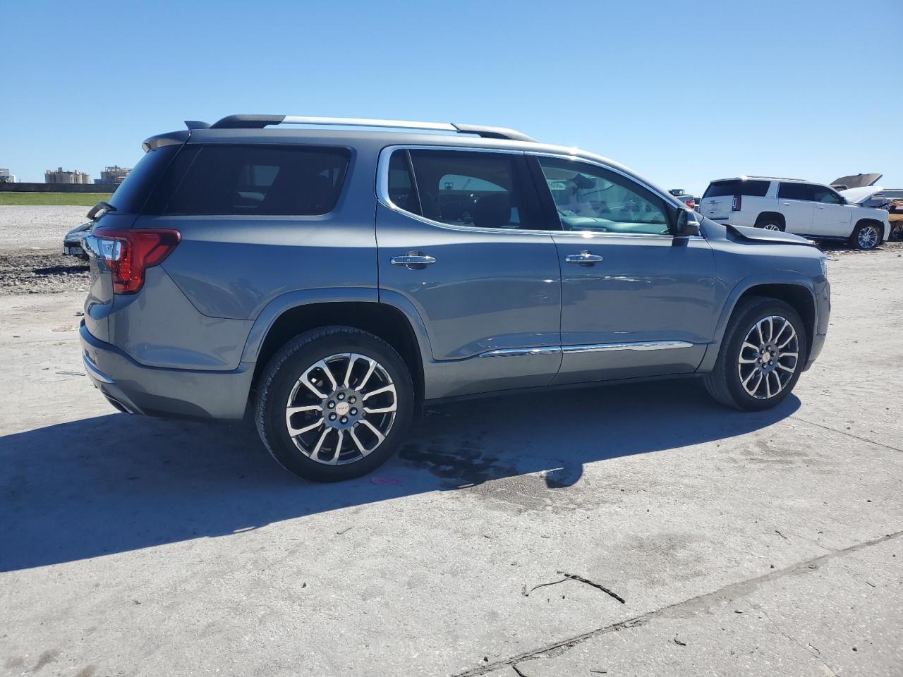 2021 GMC Acadia - Image 3