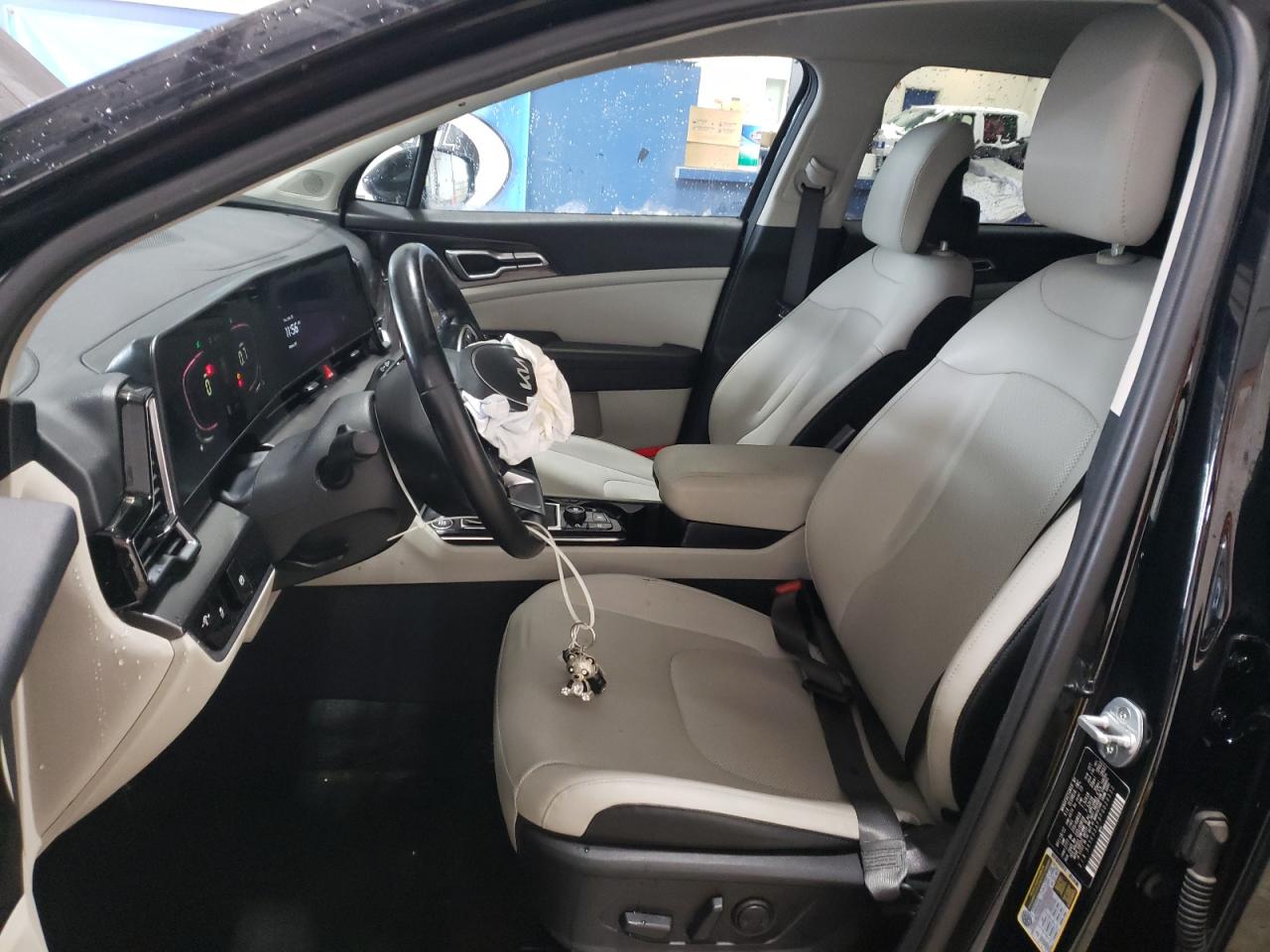 2023 Kia Sportage - Image 7