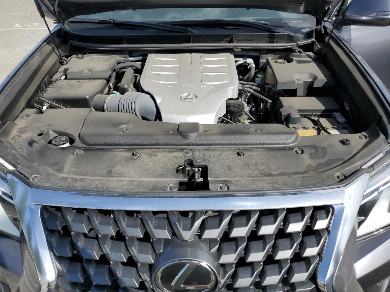 2022 Lexus GX - Image 12