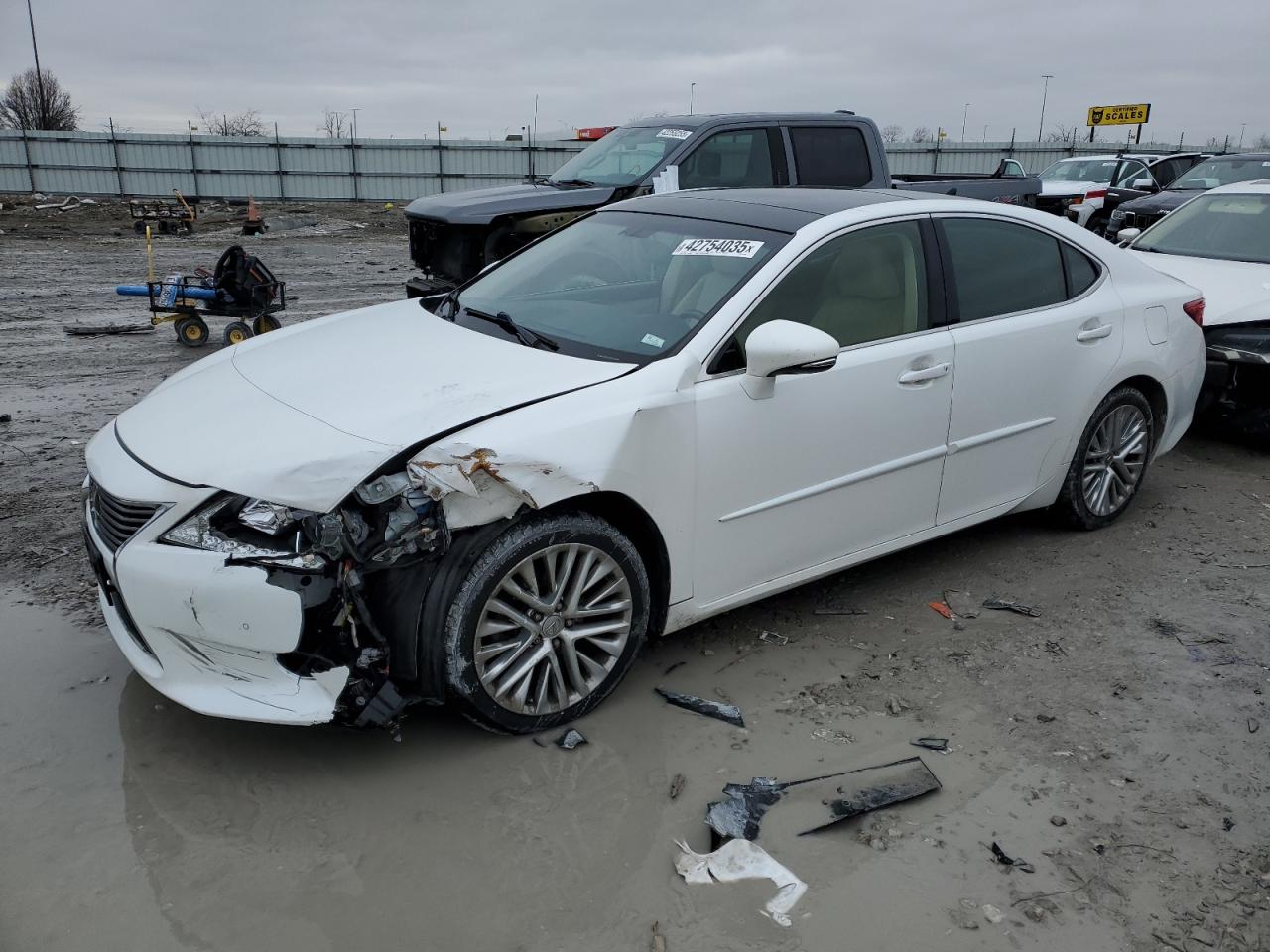 2015 Lexus ES - Image 1